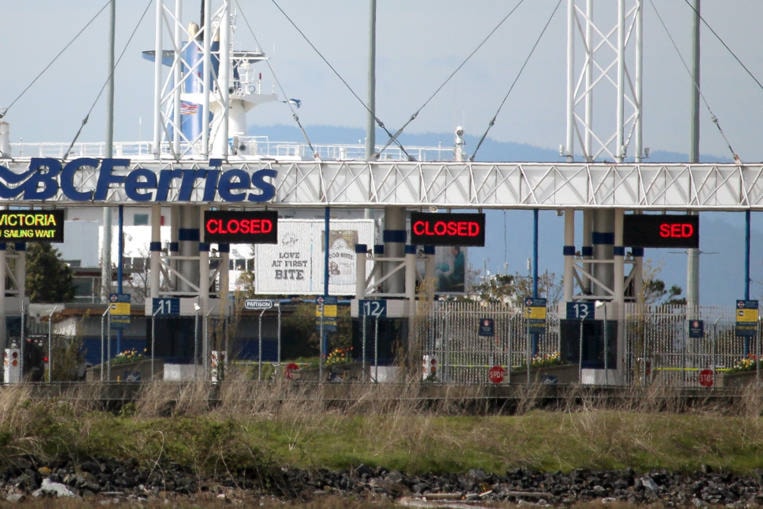 25995546_web1_210804-NBU-ferries-full-tsawwassen-1_1