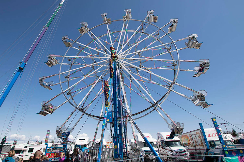 26246270_web1_180425-CRM-ferris-wheel