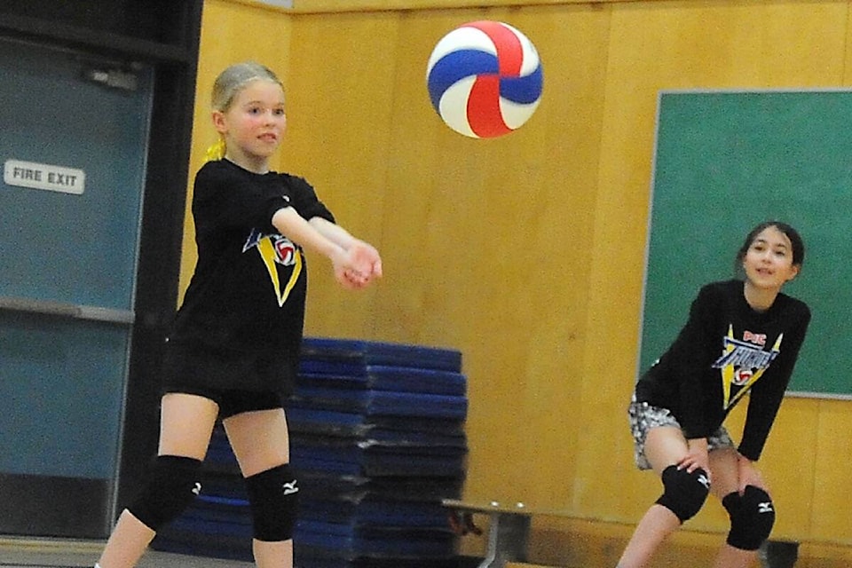 27173169_web1_211117-PQN-Parksville-Volleyball-Tryouts-volleyball_1