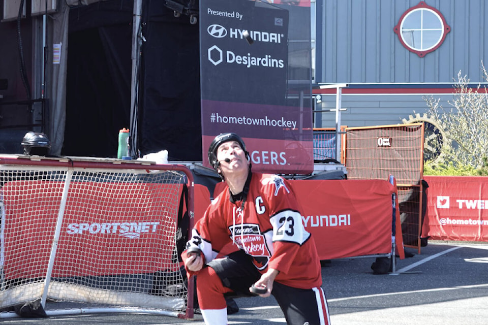 A hockey-themed juggling performance was one of many spectacles at Rogers Hometown Hockey in Campbell River. Ronan O’Doherty photo/ Campbell River Mirror