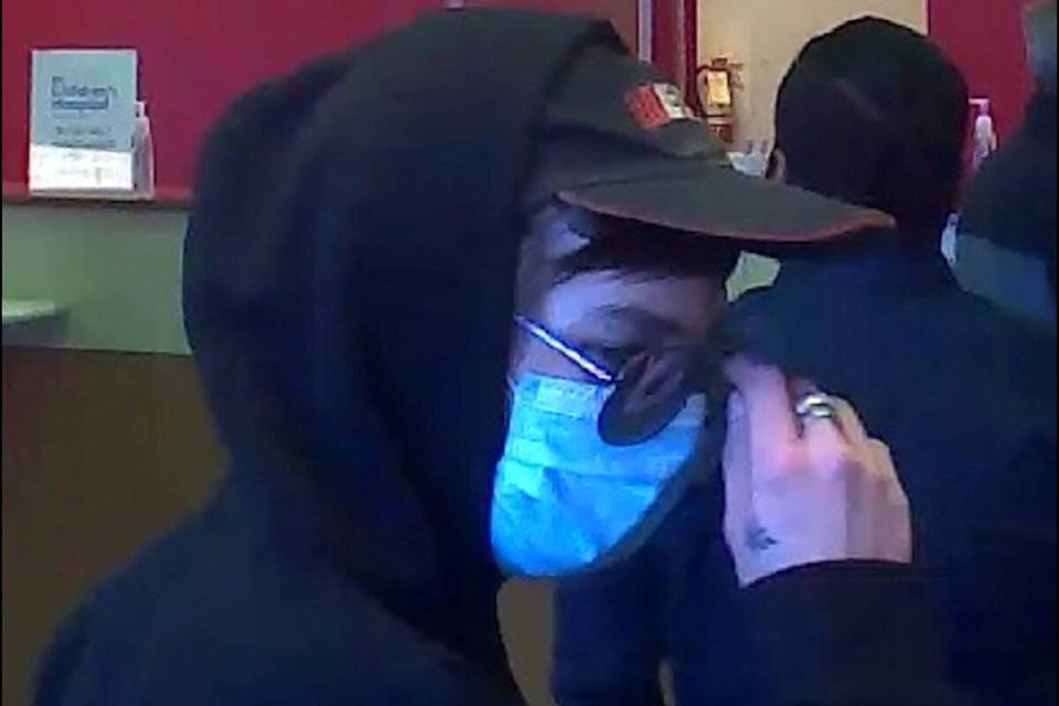 29250581_web1_220525-PQN-CIBC-Bank-Robbery-suspect_1