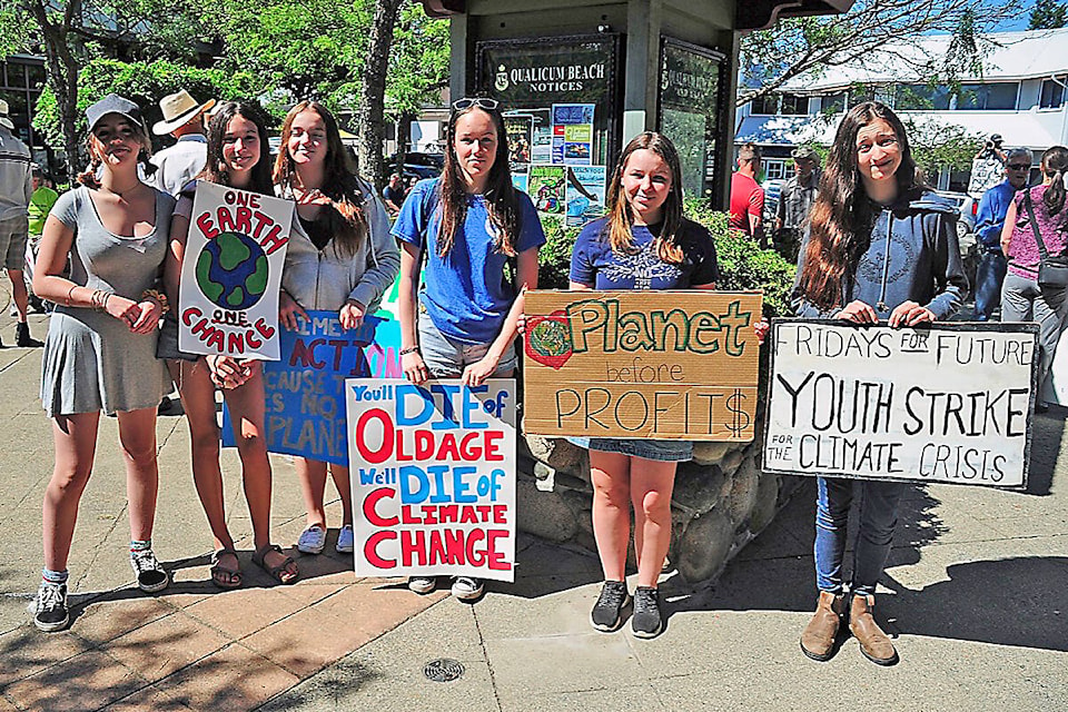 30007884_web1_220816-PQN-M-FridaysForFuture2