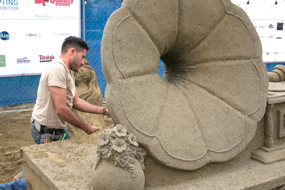 33264838_web1_220720-PQN-Parksville-Sand-Sculpting-Sunday-photo_8