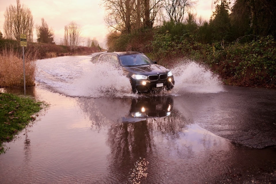 241219-pan-windstorm-cb-geoff-car-flood
