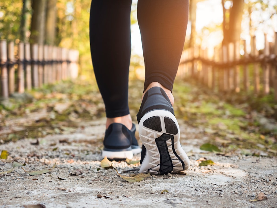 walking-adobestock_172802634