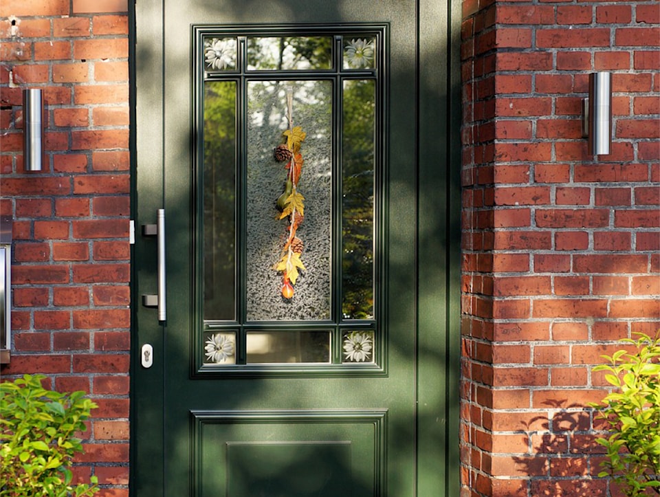 240711-pan-front-door-karsten-paulick-pixabay-crop