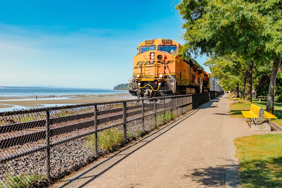 240613-pan-bnsf-spraying-glyphosate