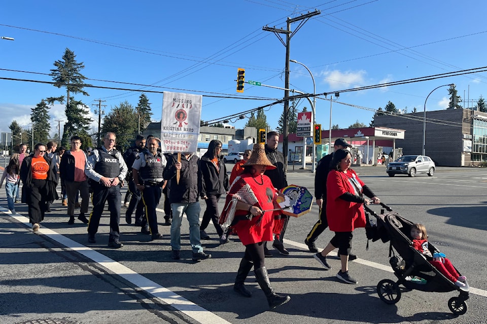 kristina-ward-family-walk-surrey