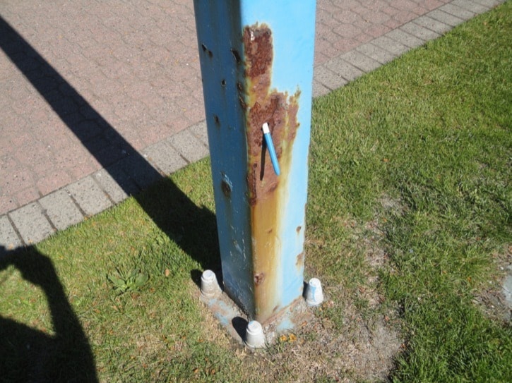 20766whiterockWRlightpolecorroded2-contributed