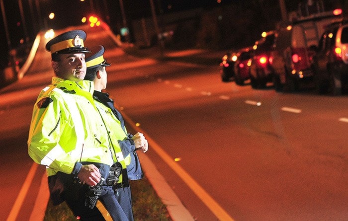 Const. Faz Majid with Cst. Raymond Lee.
BOAZ JOSEPH / THE LEADER