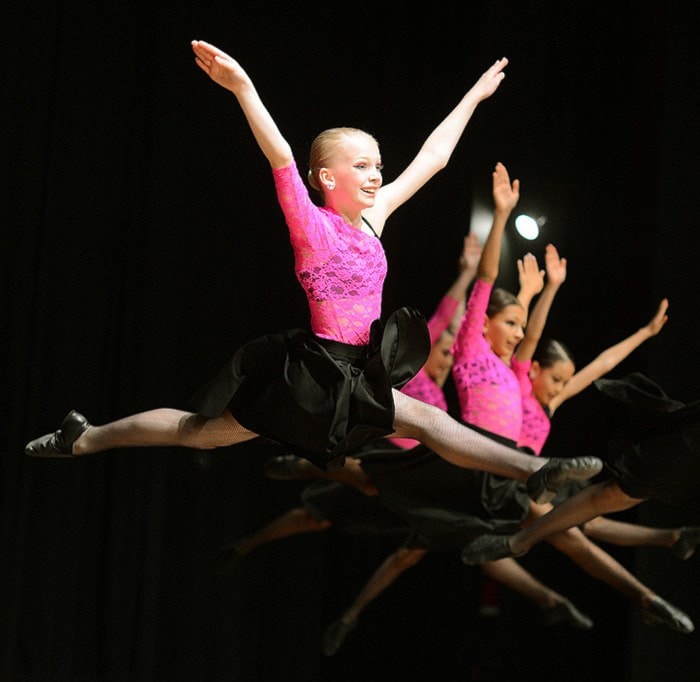 25754surreyw-dance