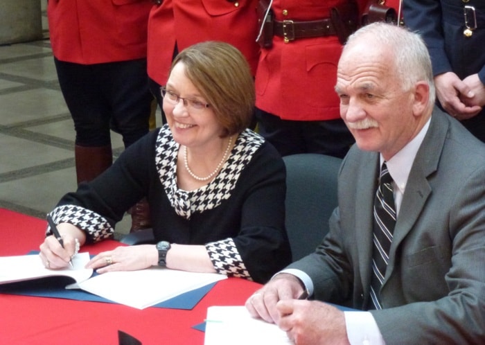 44768surreyRCMPcontractSigningdocument-7web