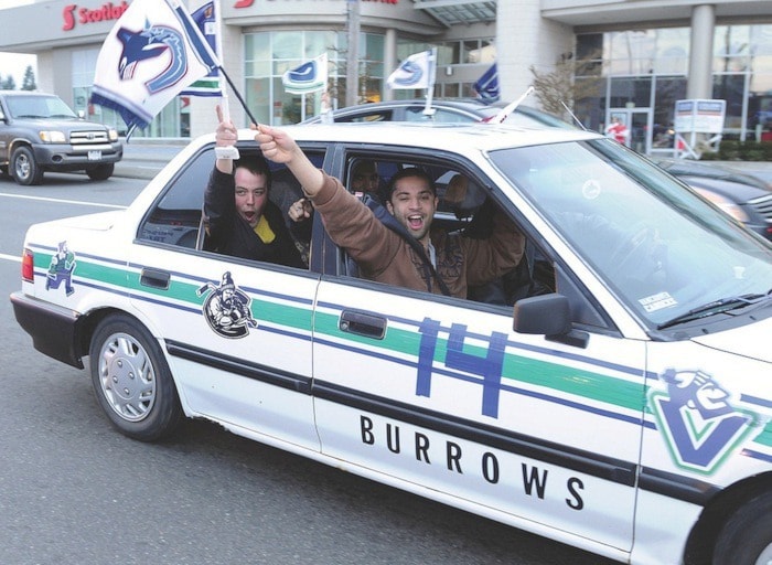 71250surreyCanucksfansburrowsmobile-Abbyfilepic-7web