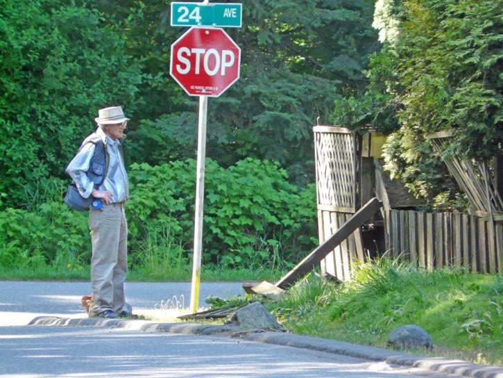 87490whiterockVandalizedfenceJalbert