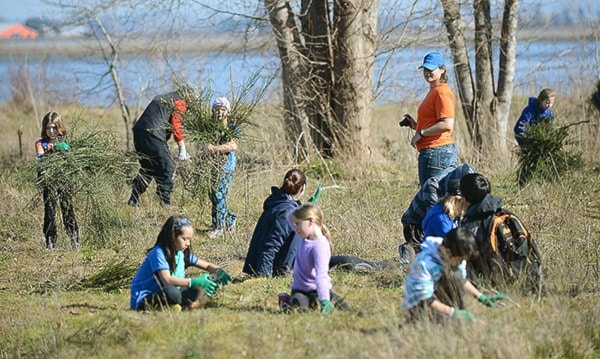 88797whiterockBlackieSpitCleanup2-BJ-Mar7