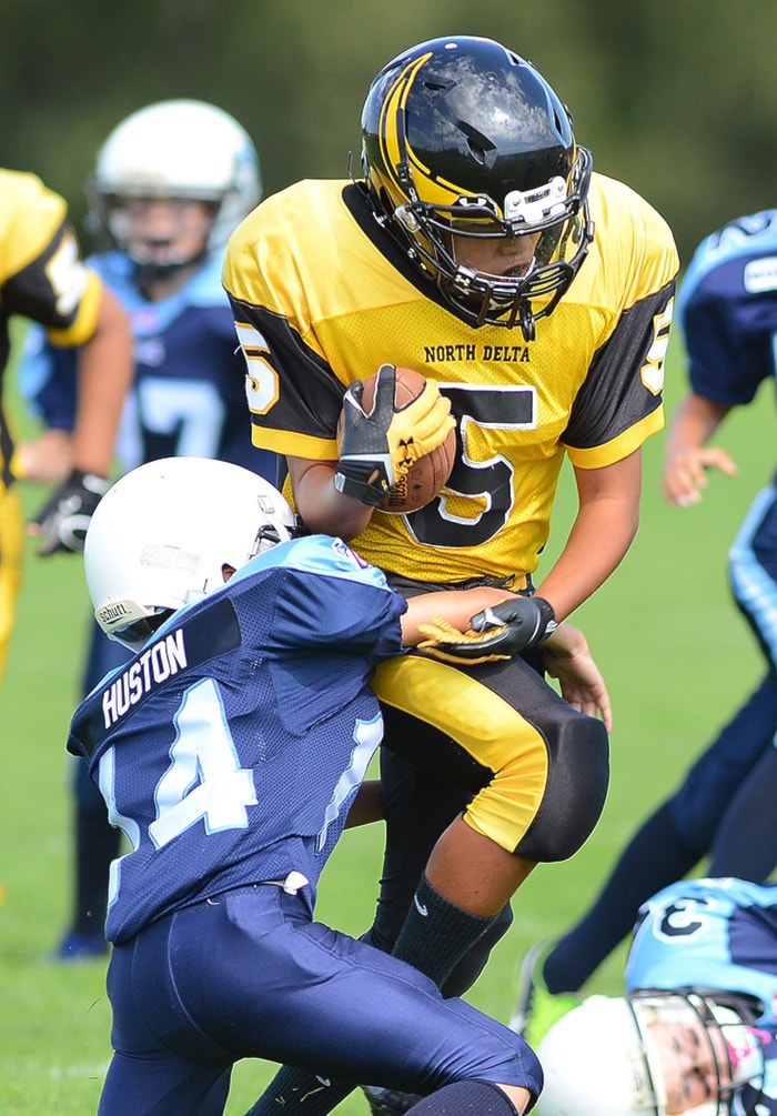 51637surreywFootballPeeWee