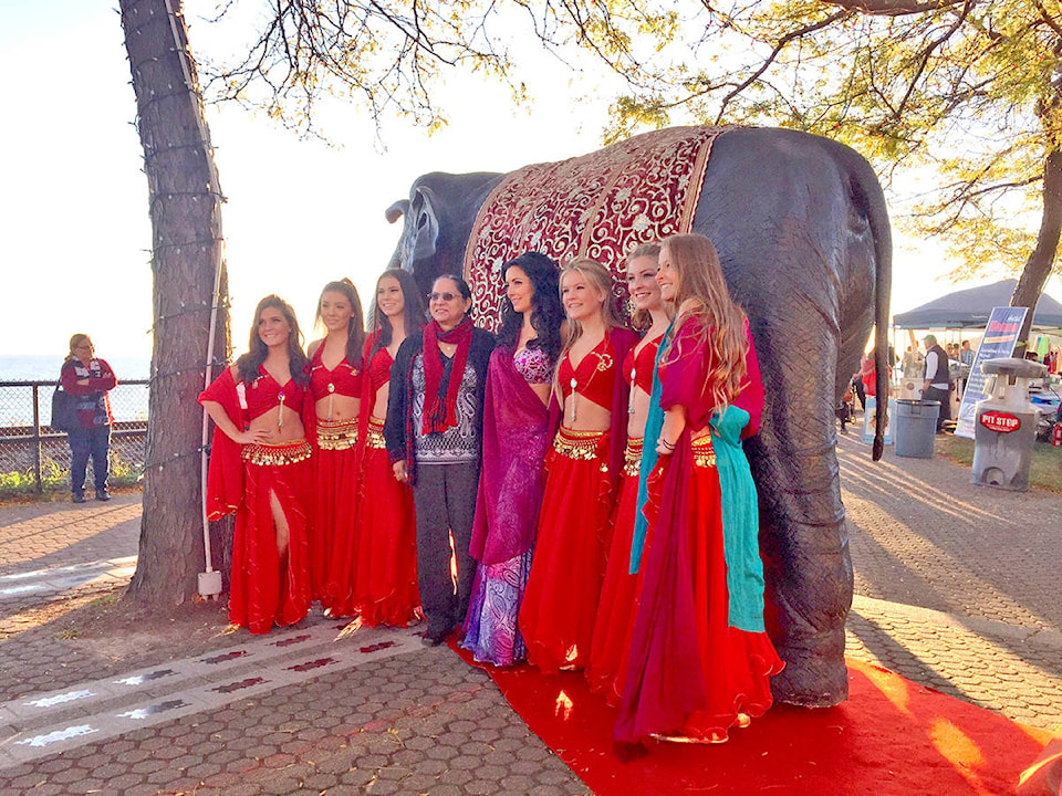 8461067_web1_diwali-dancers-elephant