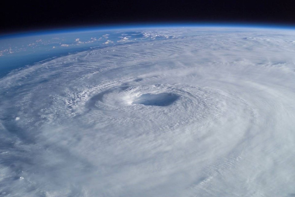8868603_web1_171012-NDR-M-Hurricane_Isabel_from_ISS
