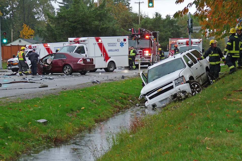 9041941_web1_171022-LAT-Fraser-crash