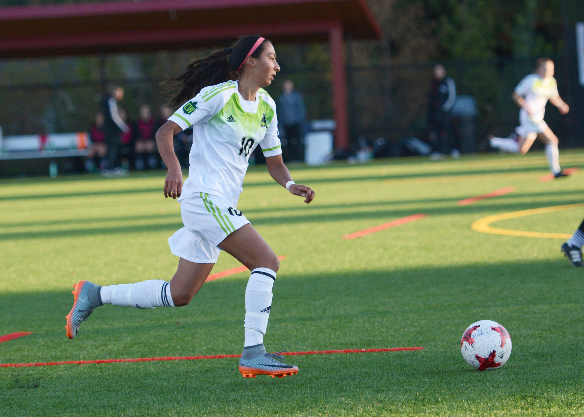 9313322_web1_WSOC-vs-Sask-Oct13-17-13