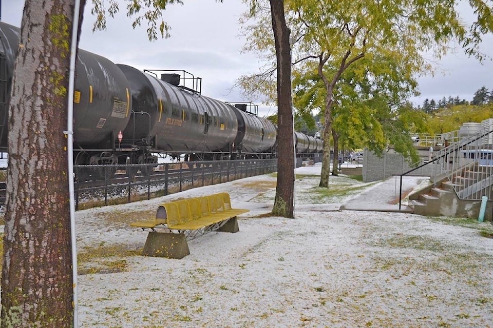 11129120_web1_180323-PAN-M-bnsf-waterfront-oil-tankers