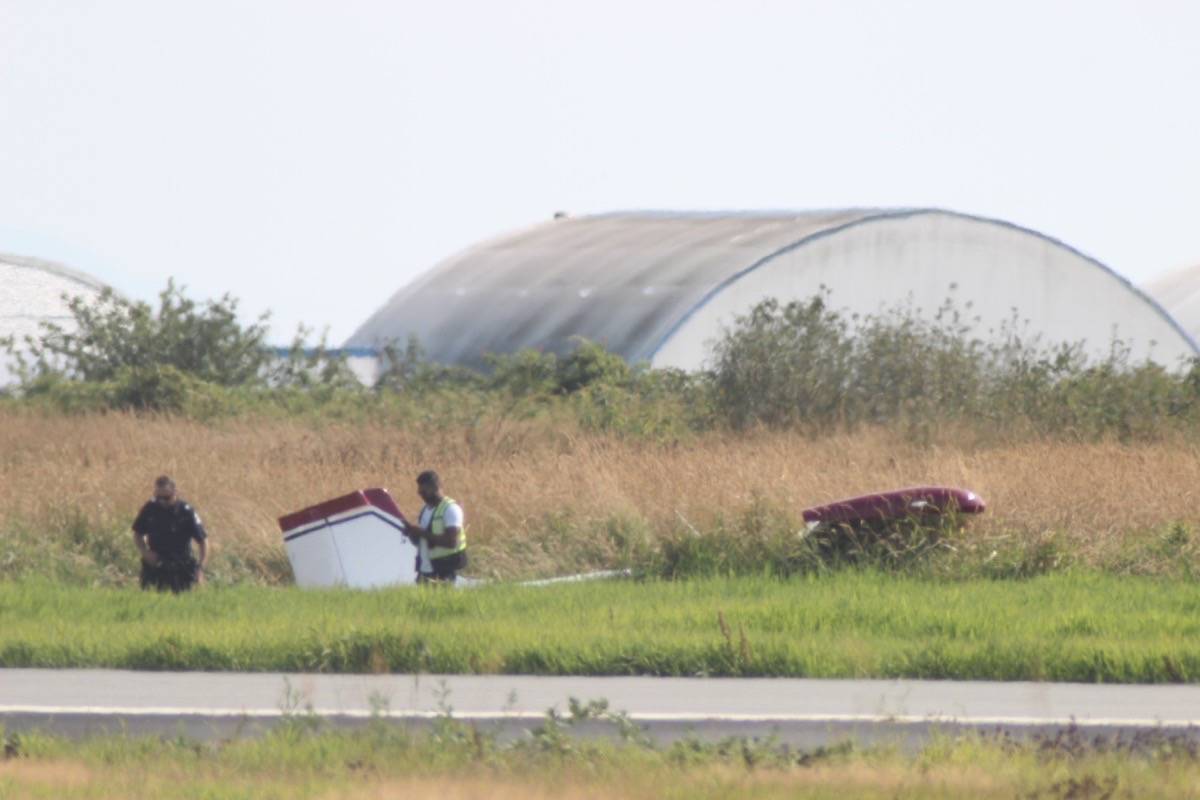 13281486_web1_copy_180824-NDR-M-Boundary-Bay-Airport-crash20180824_03