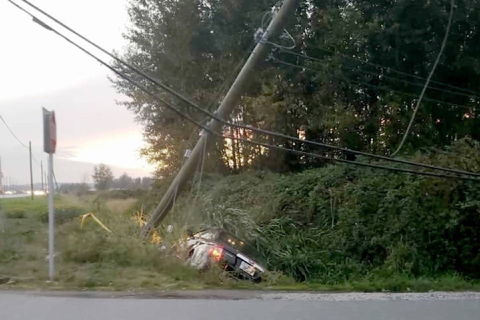 13858832_web1_181006-SNW-M-WEB-Hwy10crash-PowerOutage-subm-oct5