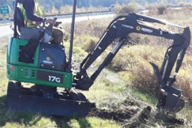 14245761_web1_181108-NDR-ExcavatorStolen_1