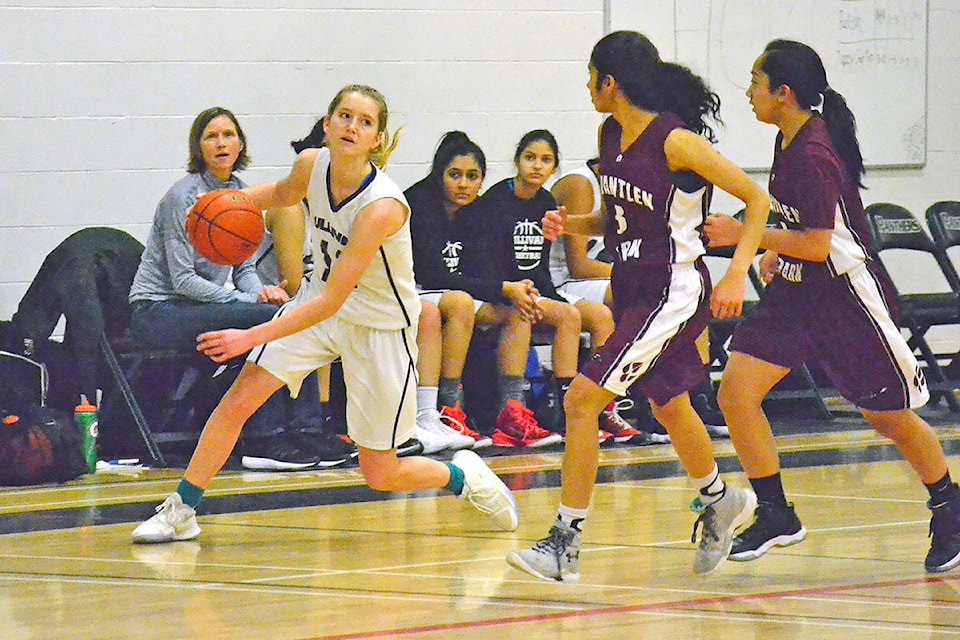 14564657_web1_10146041_web1_Sullivan-KwantlenPark-FireFighterHoops-01