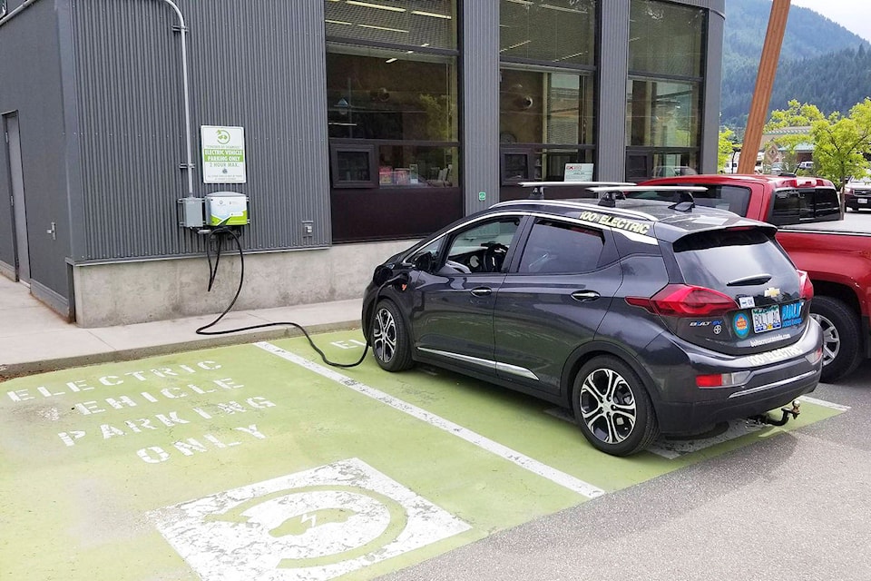 16878662_web1_181031-EVN-Car-charging