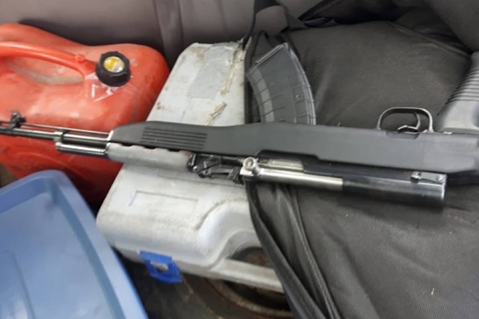 17005940_web1_190529-ABB-rifle-in-car_1