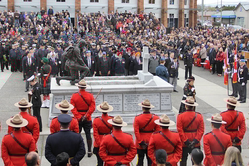 19342293_web1_191113-CLR-RemembranceDayCloverdale_4