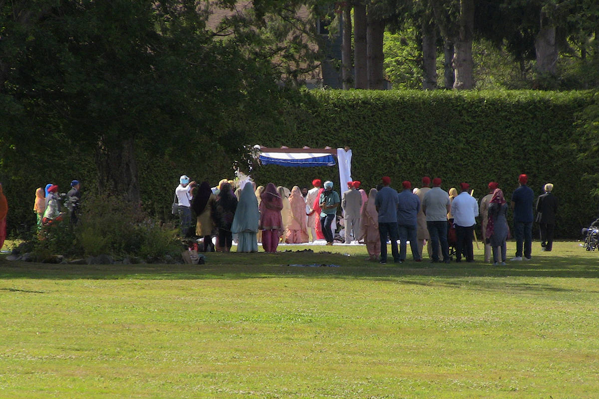 22801793_web1_Wedding-in-Peace-Arch-State-Park