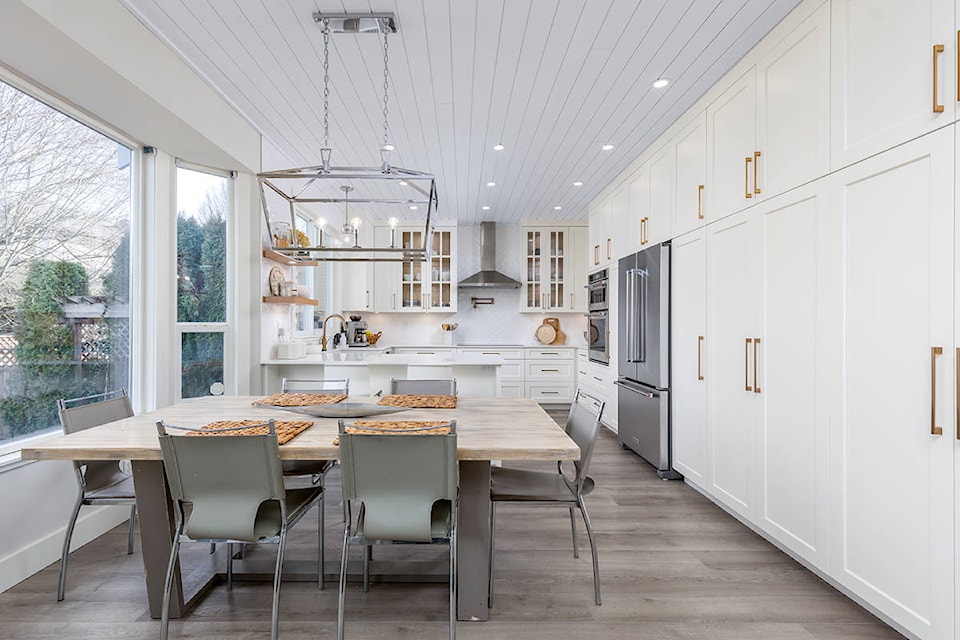 25751918_web1_210712-Impress-PAN-FloorEnvyHomeEnvy-diningroom_1