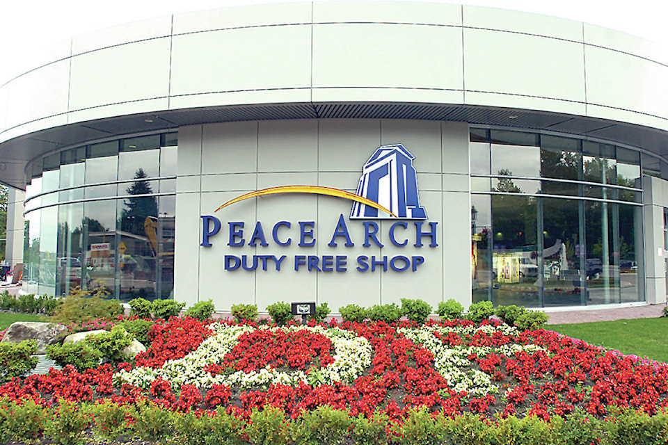 26165316_web1_210819-PAN-DutyFreeOpens-PeaceArchDutyFree_1