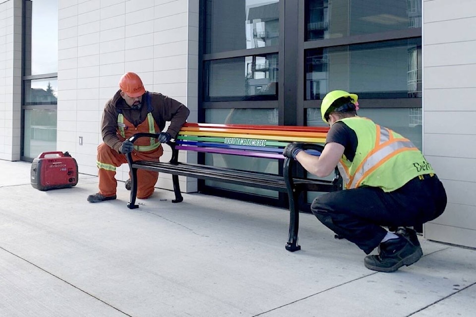 26955493_web1_191120-NDR-M-Delta-rainbow-bench-install-WEB