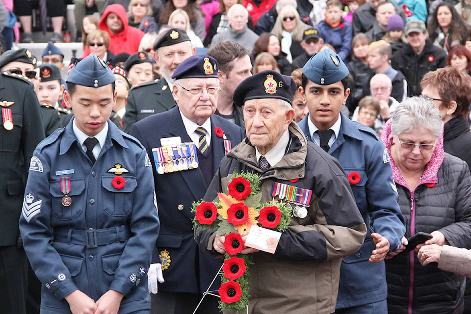 27045797_web1_191113-CLR-RemembranceDayCloverdale_19