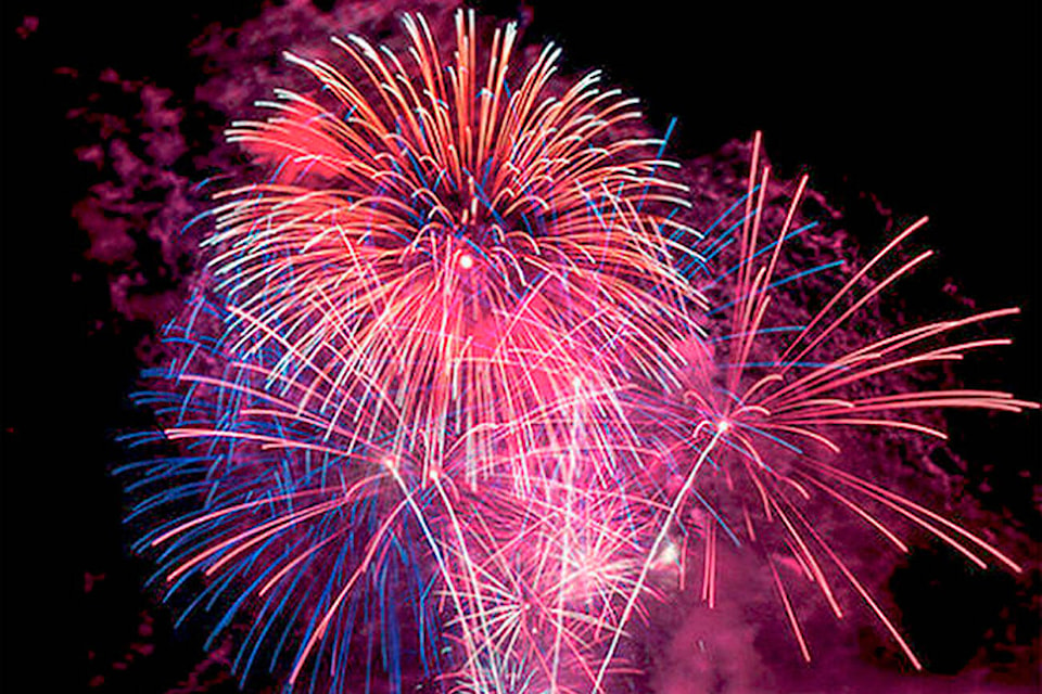 27093993_web1_fireworks-VIB-200422-picz_1