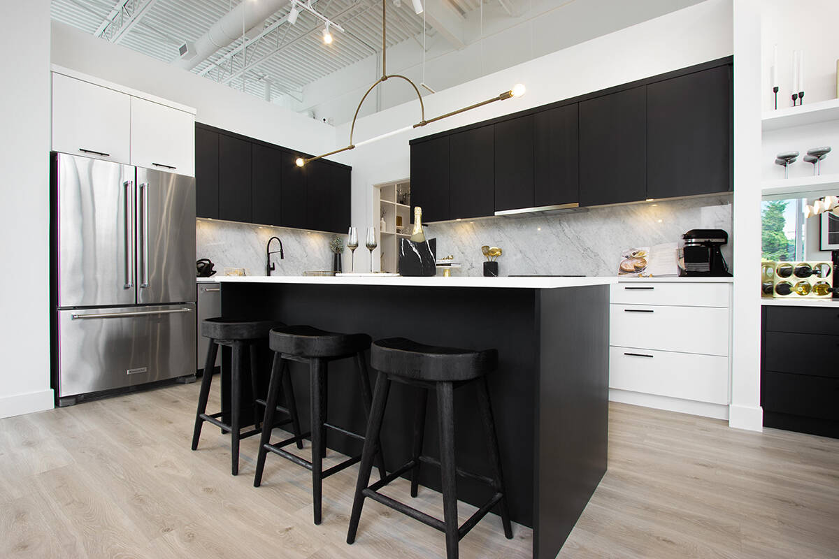 Odysseys elegantly appointed interiors are dressed in one of two finishes: Dawn – a calm aesthetic of rich, warm wood tones, complemented by white millwork, or Dusk – a bold, modern mix of matte-black and white millwork.