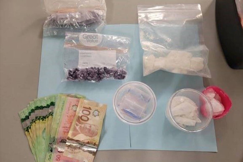 29597595_web1_220630-SUL-SurreyGunDrugSeize-drugscash_1