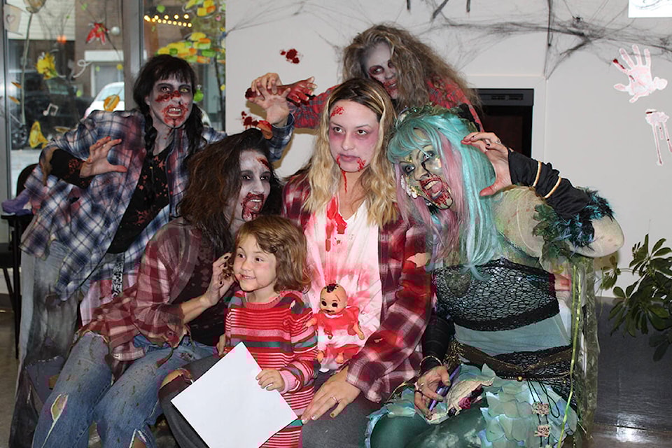 30858826_web1_221103-PAN-zombie-walk_1