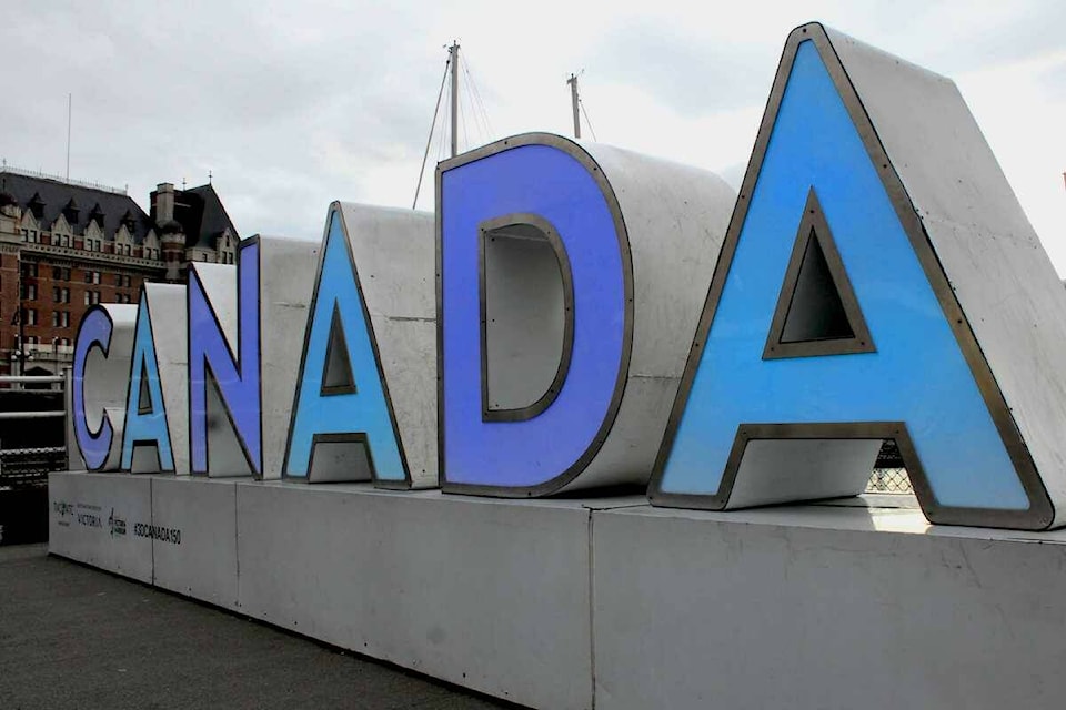 32816573_web1_230105-vne-immigration-on-economy--_1