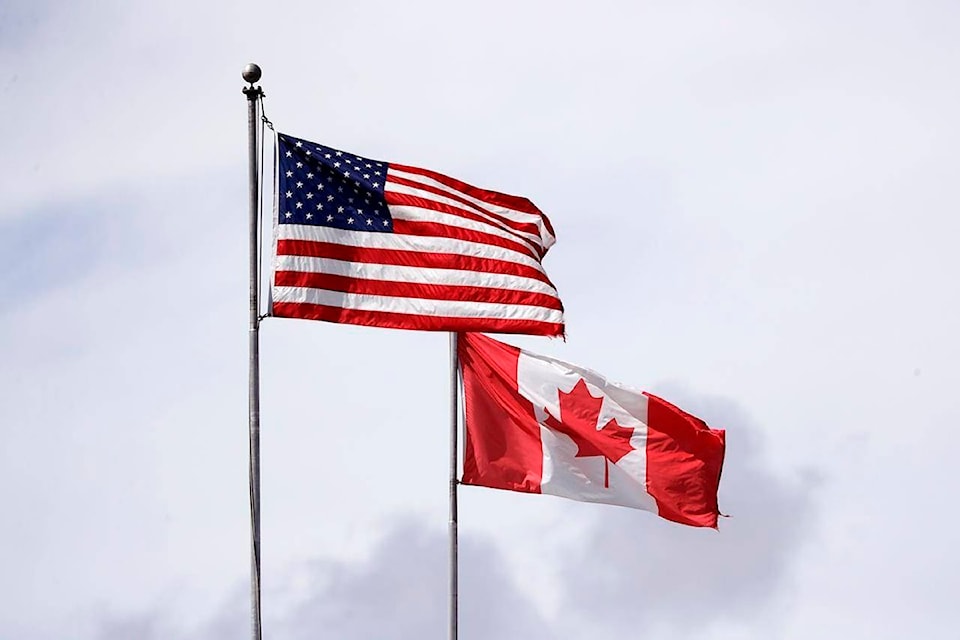peace_arch_border_flags