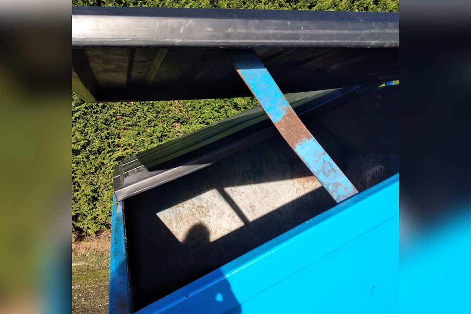 250410-dumpster-injury-sidney-1