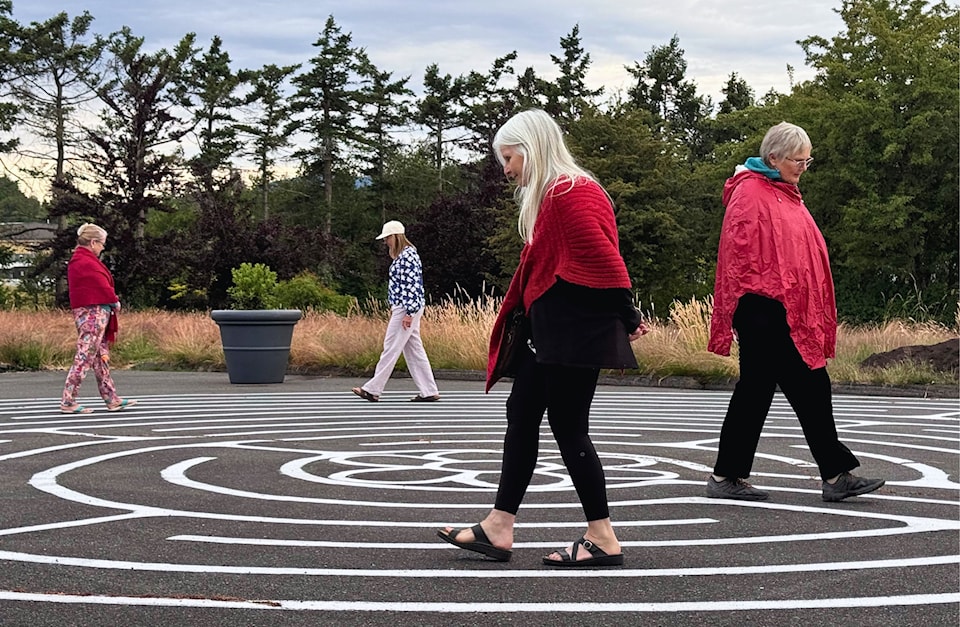 labyrinth-walkers