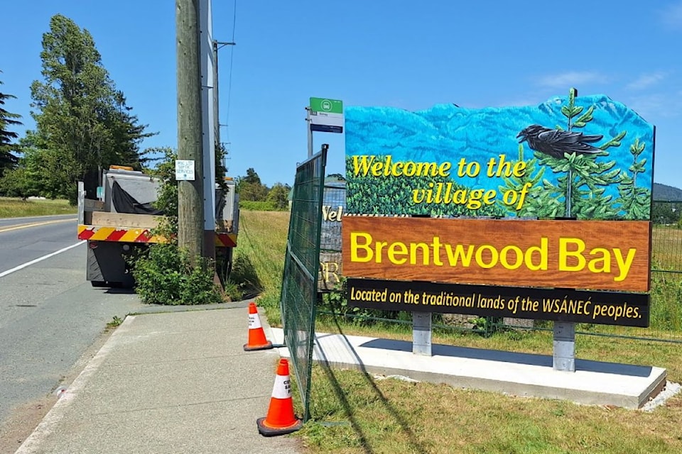new-brentwood-bay-sign