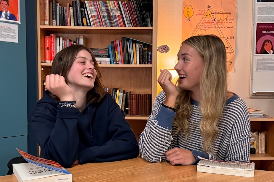 stellys-sarah-and-tessa-light-moment