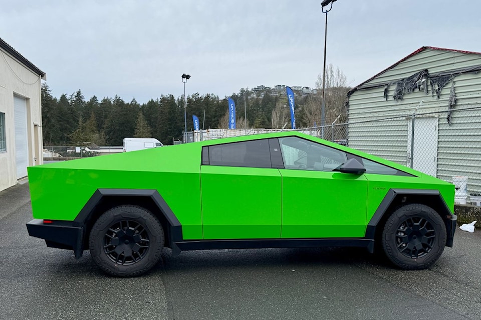 cybertruck-green
