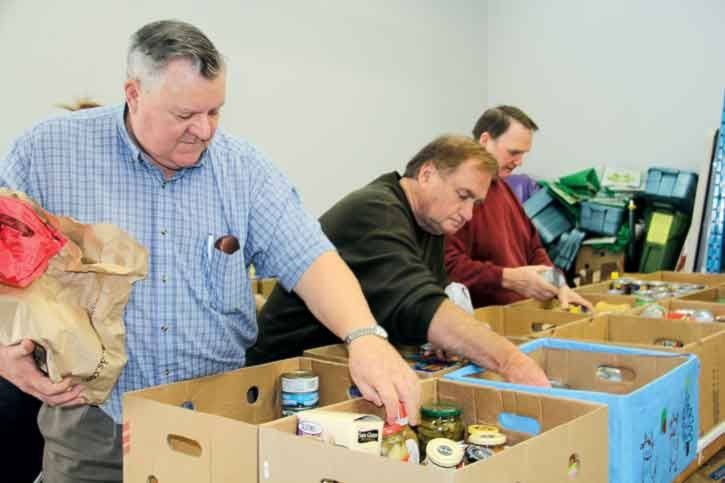 41710sidneyfood-bank-sorting