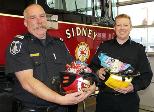 55400sidneyPNRVol.Firefightersfooddrive